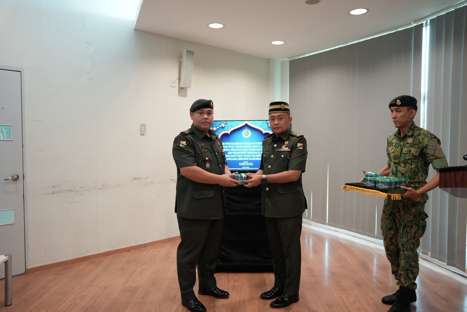 kurma1.jpg (1600×1070)