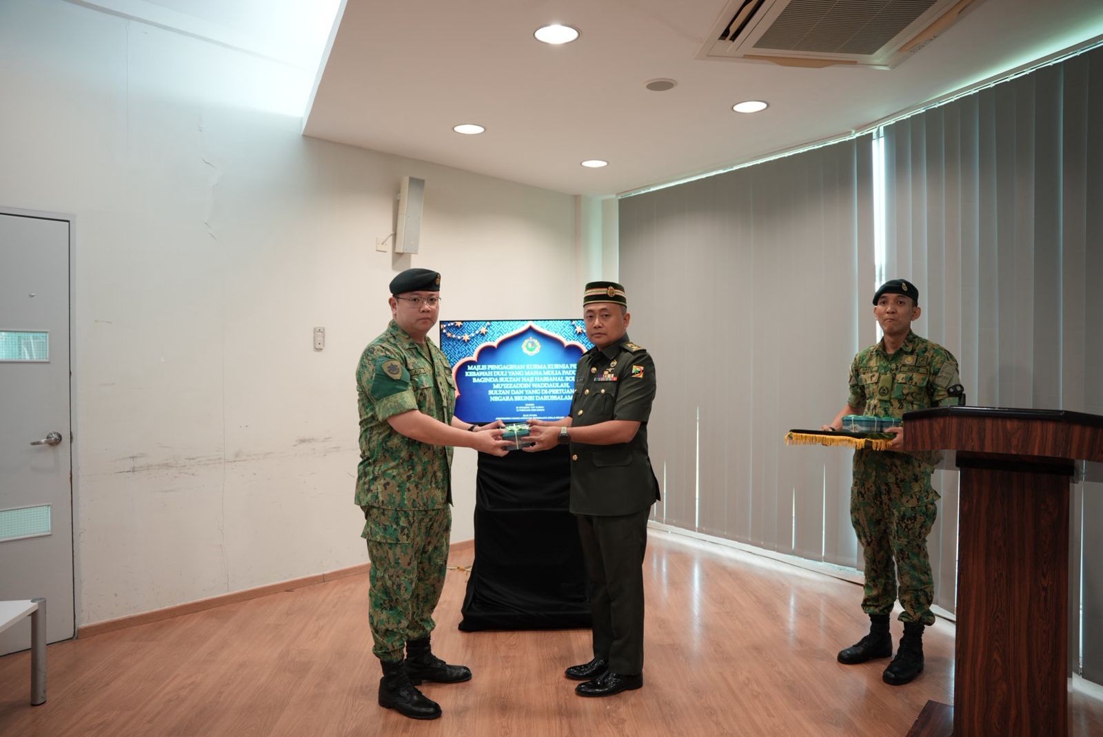 kurma4.jpg (1600×1070)