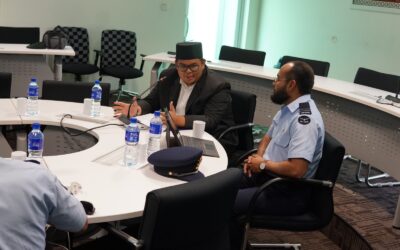 SESI PERBINCANGAN MEJA BULAT BERSAMA IMAM SUPPORT CHAPLAIN (FLIGHT LIEUTENANT) ABDUL KADER DARI CHAPLAINS CENTRE ROYAL AUSTRALIAN AIR FORCE (RAAF) WILLIAMS, AUSTRALIA